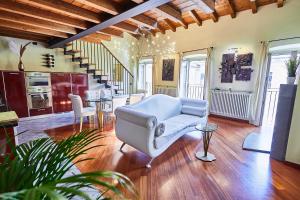 Posedenie v ubytovaní Luxury Design Loft - [Piazza Pontida]
