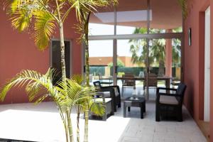 Restauracja lub miejsce do jedzenia w obiekcie Villa Vulcano by Calima Villas