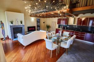 Posedenie v ubytovaní Luxury Design Loft - [Piazza Pontida]