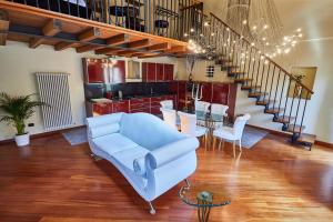 Posedenie v ubytovaní Luxury Design Loft - [Piazza Pontida] + 22 fotografií