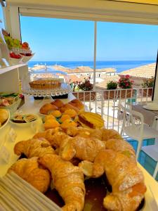 Jedlo v ubytovaní bed & breakfast alebo blízkom okolí