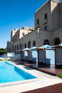 Bazén v ubytovaní Grande Albergo Delle Rose alebo v jeho blízkosti