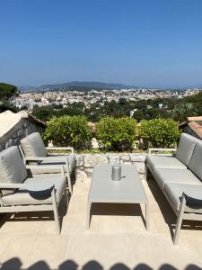 Posedenie v ubytovaní Villa Galateias, un coin de Paradis, superbe vue avec piscine privée