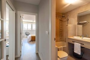 A bathroom at Living4Malaga Infinity Views Penthouse