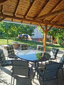 Φωτογραφία από το άλμπουμ του Zso-Zé Apartman σε Tiszafured