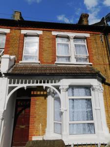 Gallery image of Entire 4 bedroom Terrace house in London in London