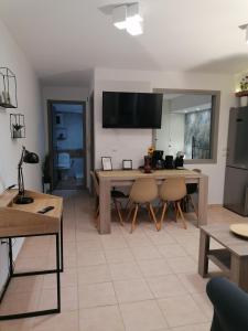 Kuchyň nebo kuchyňský kout v ubytování petite nafplio sofos apartment