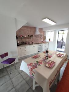 Kuchyň nebo kuchyňský kout v ubytování Casa Máxica de Oia