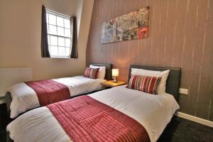 Central Hotel Gloucester by RoomsBooked