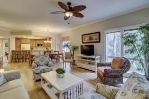 A seating area at 8129 Wendover Dunes