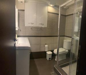 Ένα μπάνιο στο Pearl House Skg +45 φωτογραφίες