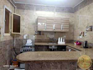 Cucina o angolo cottura di Royal Apartments in Matrouh