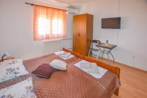 Foto da galeria de Rooms Oak Tree em Biograd na Moru