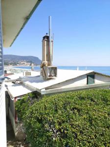 una vista dell'oceano da una casa di Giardino sul Mare - Casa Casoni a Numana