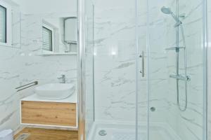 Hvar Deluxe Rooms的一间浴室