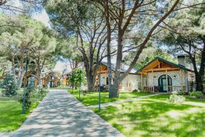 Zahrada ubytování Pino Mar Luxury Bungalows