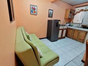 Kuchyň nebo kuchyňský kout v ubytování Marta's Guesthouses, apartamentos con entrada autonoma
