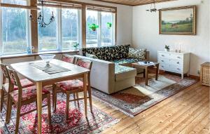 Posezení v ubytování 1 Bedroom Amazing Home In Markaryd