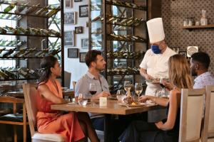 Гости Hyatt Vivid Playa Del Carmen All-Inclusive Adult Only Resort
