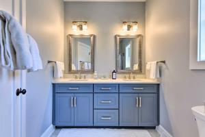 Ένα μπάνιο στο Charming Lake Erie Getaway Walk to Beach! +26 φωτογραφίες