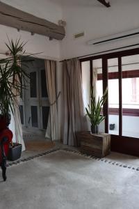 Gallery image of Grand loft de charme, place du village à Thuir in Thuir