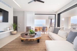 Posezení v ubytování 1 Homes Preview Cabo