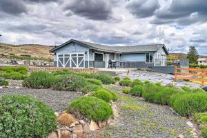 Gallery image of Quincy Home on Lavender Farm with River Views! in Quincy