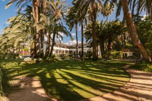 A garden outside Eden Meloneras by TAM Resorts
