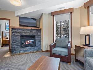 Gallery image of Sunny Tranquil Woods Turret in Falcon Crest Lodge in Canmore