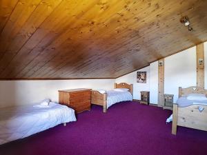 Postel nebo postele na pokoji v ubytování Appartement 8 pers. rénové proche pistes avec balcon, hammam, sauna - FR-1-344-752