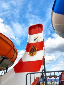 un giro sulle montagne russe di S Club Resort Hotel Aqua Park and Spa a Belgrado