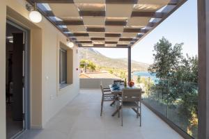 Ein Balkon oder eine Terrasse in der Unterkunft Studios Limnionas