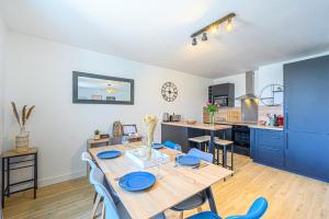 Kuchyňa alebo kuchynka v ubytovaní LE BERDER - Appartement T3 centre ville Sarzeau