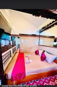 Ένα ή περισσότερα κρεβάτια σε δωμάτιο στο Crystal Sea Villa +23 φωτογραφίες