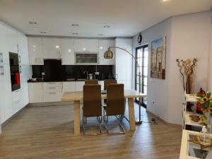 Afbeelding uit fotogalerij van Girassol - Bright, modern, well located Apartment in Olhão