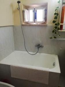 A bathroom at L 'Alcova Holidays Home CENTRO STORICO