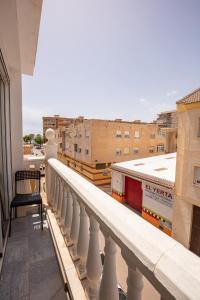Balkón alebo terasa v ubytovaní Apartamentos Lola Beach