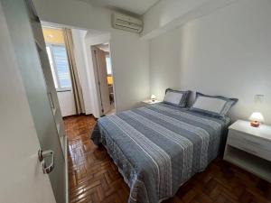 En eller flere senge i et værelse på Large Penthouse Arpoador