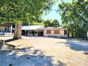 Zdjęcie z galerii obiektu Villa avec piscine chauffée à l'année(Verdon/Golf) w mieście Peyroules