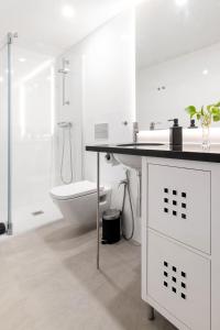 A bathroom at LOFT DESIGN GRANADA CENTER 2min CATHEDRAL FREE WIFI