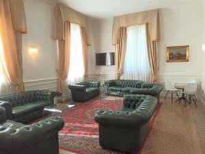 TV a/nebo společenská místnost v ubytování Rechigi Park Hotel