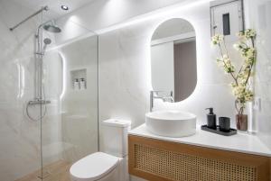 Bathroom sa Arioso apartment in the center of Zakynthos town