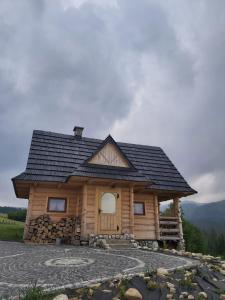 Budova, v ktorej sa horská chata nachádza