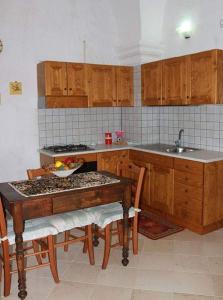 A kitchen or kitchenette at Masseria Bianca