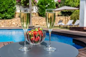 Minuman di Luxury 3 bed Villa with Heated Pool - Nueva Andalucía