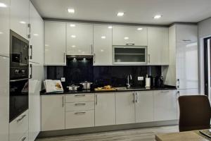 Afbeelding uit fotogalerij van Girassol - Bright, modern, well located Apartment in Olhão +33 foto's