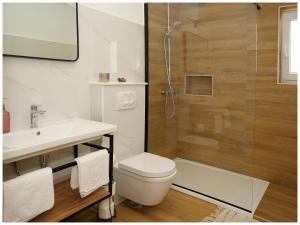 Koupelna v ubytování Apartmani Makelja + 32 fotografií