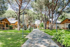 Zahrada ubytování Pino Mar Luxury Bungalows