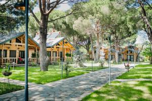 Zahrada ubytování Pino Mar Luxury Bungalows