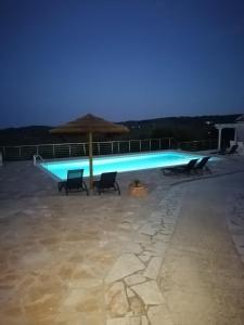 Bazén v ubytování Electra Villa & Pool Studios nebo v jeho okolí